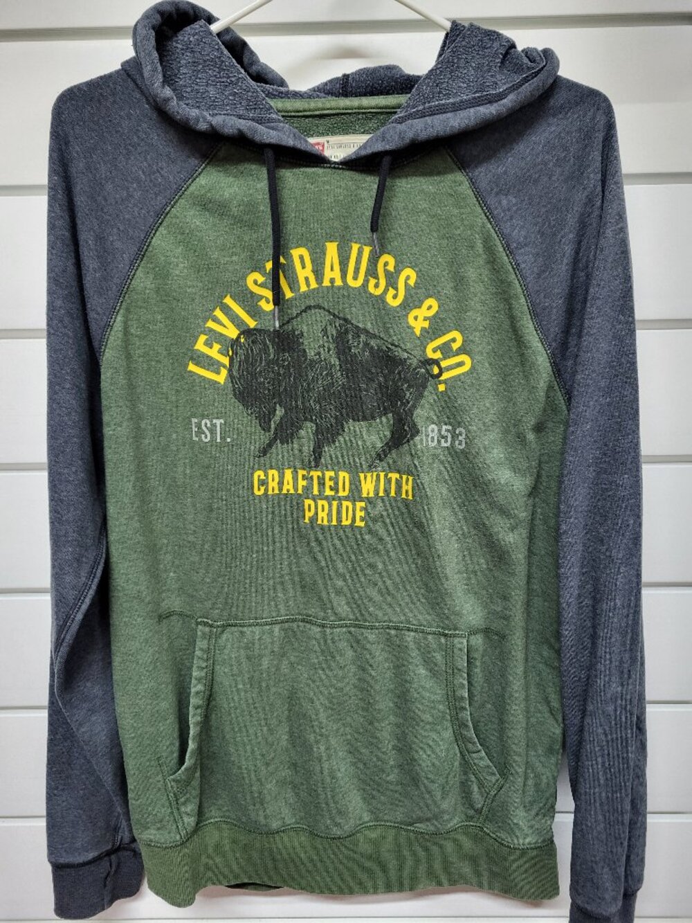 LEVI Strauss & Co Long Sleeved Men's Hoodie - Size M